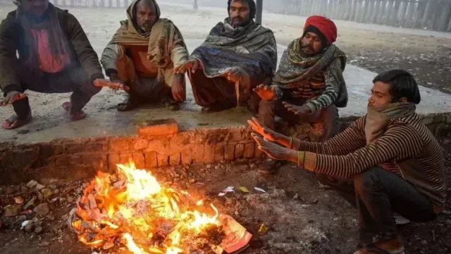 weather-today-snowfall-in-jk-himachal-triggers-temperature-drop-in-north-india-check-delhi-punjab-haryana-forecast