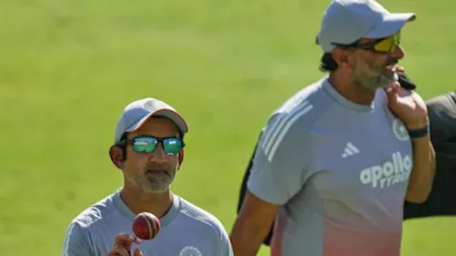 india-national-cricket-team-vs-south-africa-national-cricket-team-match-scorecard-ek-aadmi-india-ke-liye-indias-assistant-coach-warns-crowd-as-police-intervene-amidst-fan-unrest-after-series-whitewash