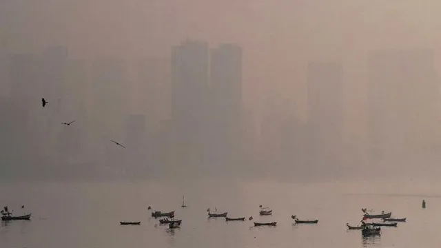 mumbai-air-quality-worsens-as-aqi-recorded-at-above-300-bmc-issues-guidelines-maharashtra-news