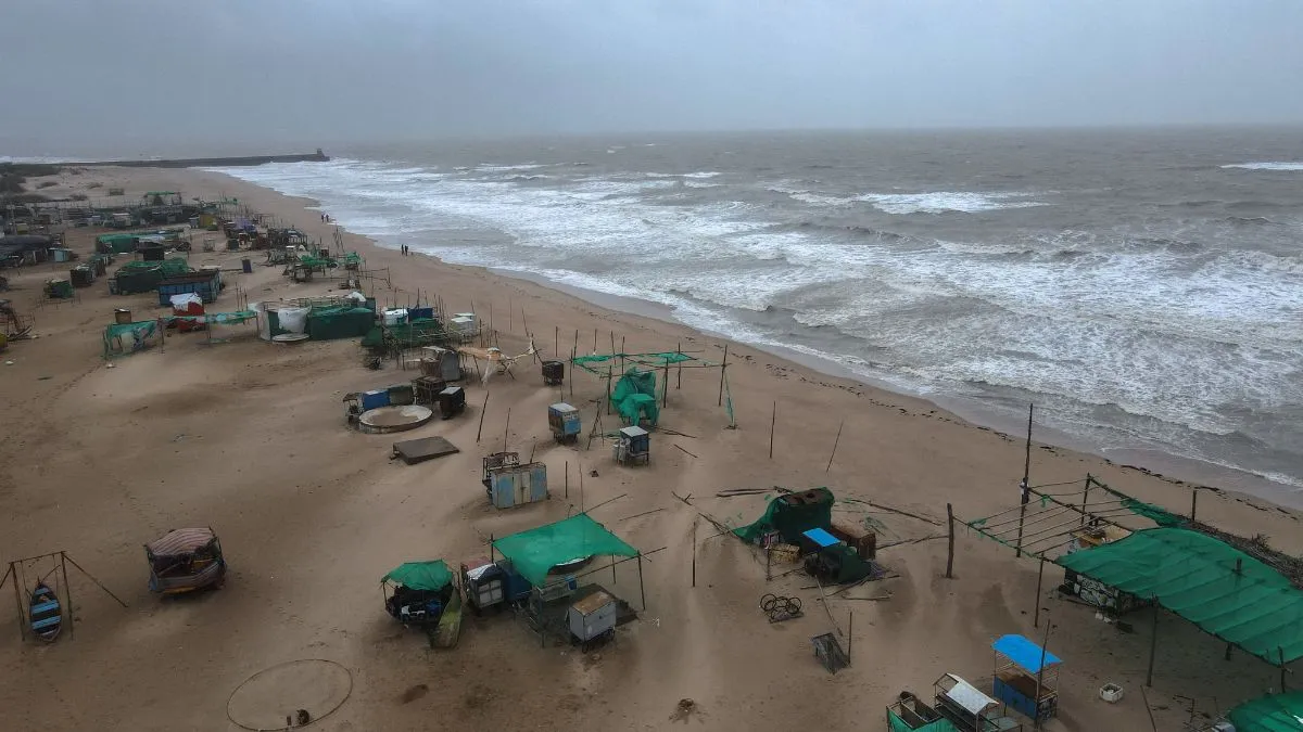 Cyclone Ditwah Live Updates: Storm Exits Sri Lanka, Leaves 123 Dead; Tamil Nadu, Andhra, Kerala Brace For Heavy Rains

