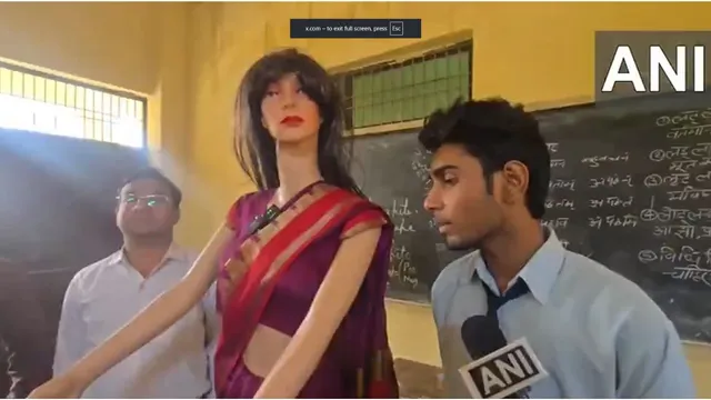 up-student-builds-hindispeaking-robot-sophie-inspiring-classrooms-across-india