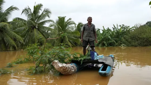 sri-lanka-weather-latest-updates-cyclone-ditwah-tracker-heavy-rain-alert-amid-floods-landslides-roads-rail-services-hit-check-forecast