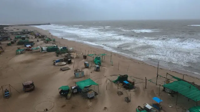 cyclone-ditwah-4-killed-in-rainrelated-incidents-in-tamil-nadu-as-storm-lashes-coast-cyclone-ditwah-latest-news