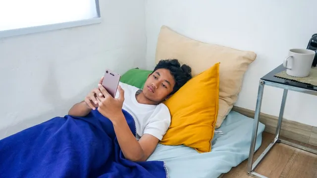 how-scrolling-your-phone-soon-after-waking-up-might-be-ruining-your-mental-health-aiims-neurologist-explains