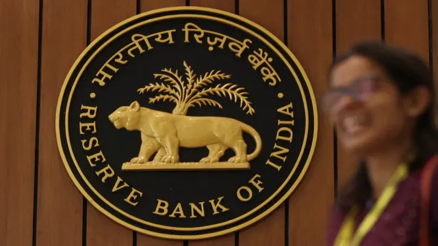 rbi-safest-bank-list-2025-which-are-3-domestic-systemically-important-banks-in-india-sbi-hdfc-icici-check-here