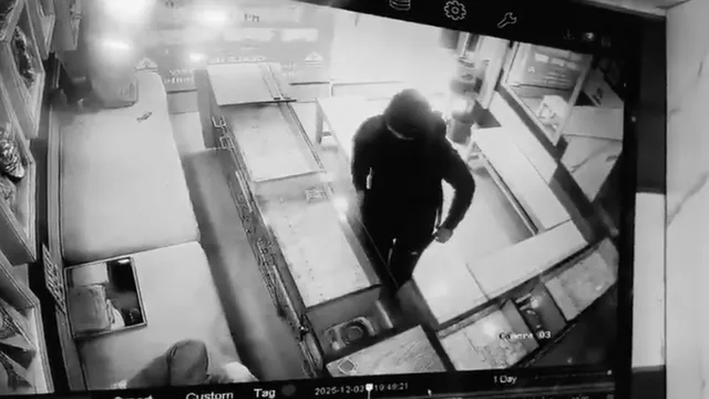 ghaziabad-elderly-jeweller-killed-after-attacker-throws-chilli-powder-stabs-him-10-times-video