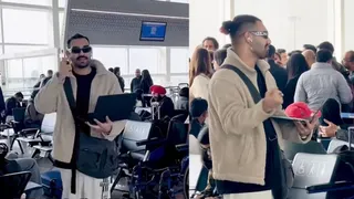 IndiGo Flight Delay So Long That Stranded Passenger Composes Song Amid Wait; Viral Video Impresses Netizens