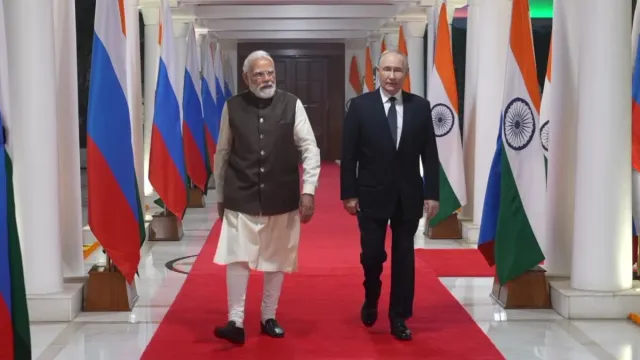 indiarussia-summit-pm-modi-announces-free-30day-etourist-visas-for-russian-citizens