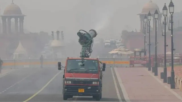 delhi-pollution-update-air-quality-continues-to-remain-very-poor-at-324-check-station-wise-delhi-aqi-delhi-news
