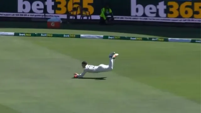 australia-national-cricket-team-vs-england-national-cricket-team-match-scorecard-ashes-2025-marnus-labuschagne-takes-stunning-catch-to-dismiss-jofra-archer-on-day-2-in-gabba-watch
