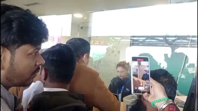 lucknow-airport-chaos-indigo-and-air-india-cancel-routes-international-flights-hit-passenger-forced-to-take-cab-to-pune