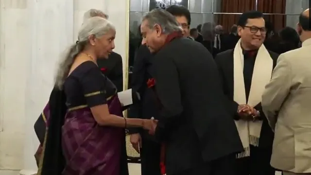 will-shashi-tharoor-quit-congress-congress-mp-cryptic-reply-amid-criticism-from-party-for-attending-putin-event