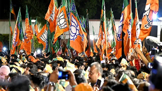 telangana-bjp-stages-maha-dharna-against-congress-govt-over-unfulfilled-promises