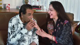 Hema Malini Remembers 'Happy Together Moments' With 'Dear Heart' Dharmendra On 90th Birth Anniversary: 'Trying To...'