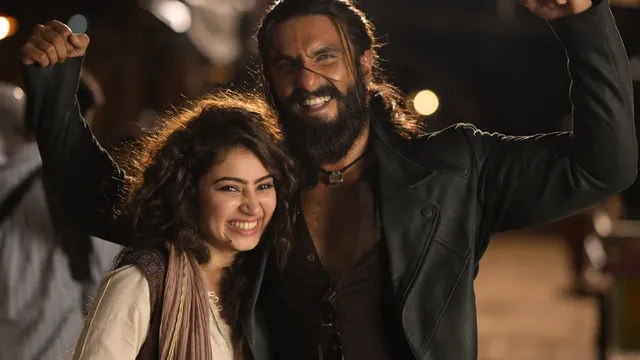 dhurandhar-box-office-collection-day-4-ranveer-singh-sara-arjun-starrer-passes-monday-test-overtakes-salman-khans-sikandar