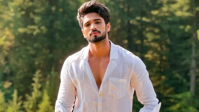 bigg-boss-ott-fame-zeeshan-khan-survives-serious-car-accident-in-mumbai-files-police-complaint