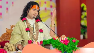 Aniruddhacharya Maharaj Goes Viral Again: 5 Hilarious Pookie Baba Moments That Made Him Meme Sensation