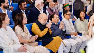 Inside Dharmendra's Delhi Prayer Meet: Amit Shah, Kangana Ranaut, Ravi Kishan And Others Join Hema Malini, Esha, Ahana Deol; Photos