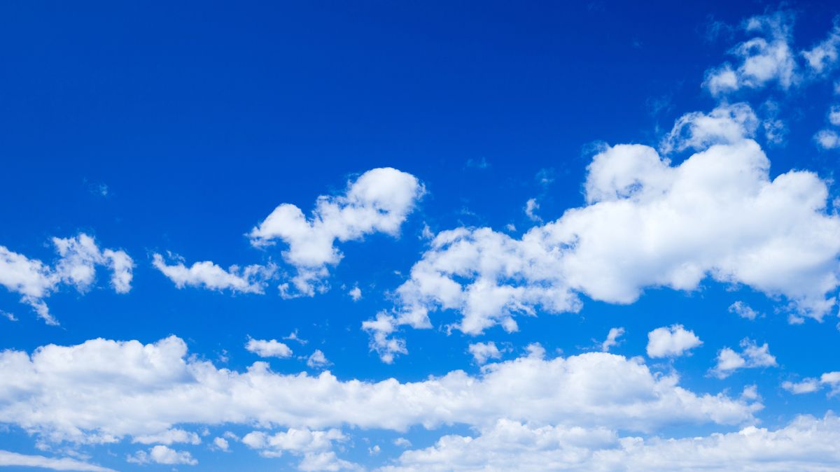 why sky appears blue but space is dark black (2)