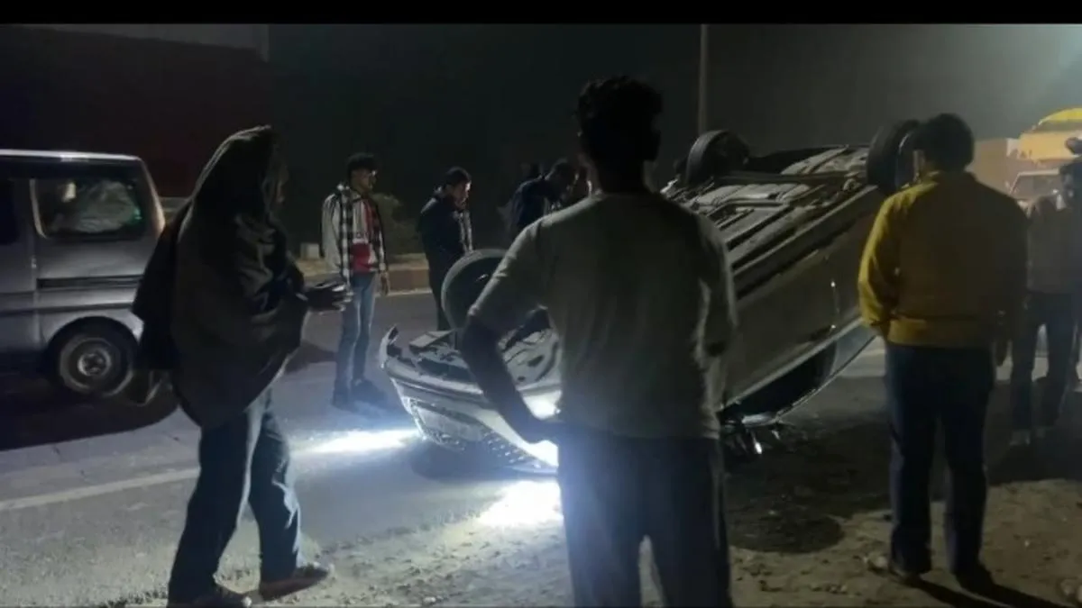 Meerut Accident: Speeding Car Overturns On Delhi-Dehradun Highway; Two ...