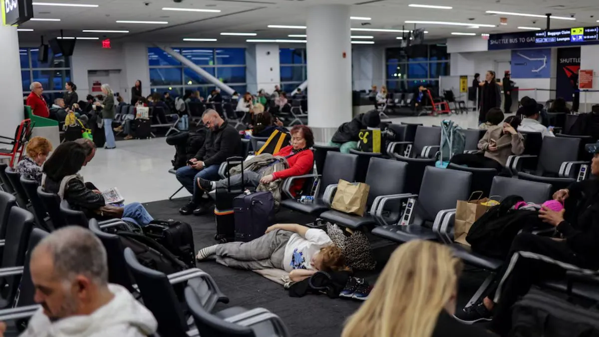 US Holiday Trip Chaos: Over 1,800 Flights Cancelled, 22,000 Delayed Due ...