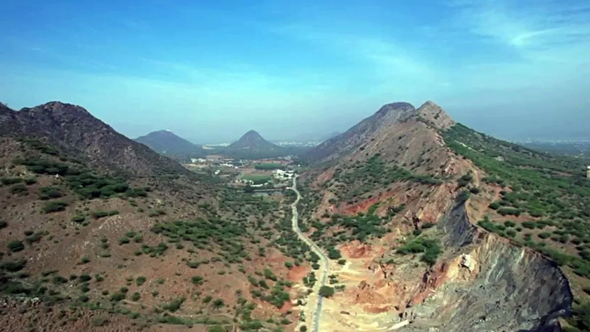 Aravalli Hills Row: Supreme Court To Hear Suo Motu Cognisance Of ...