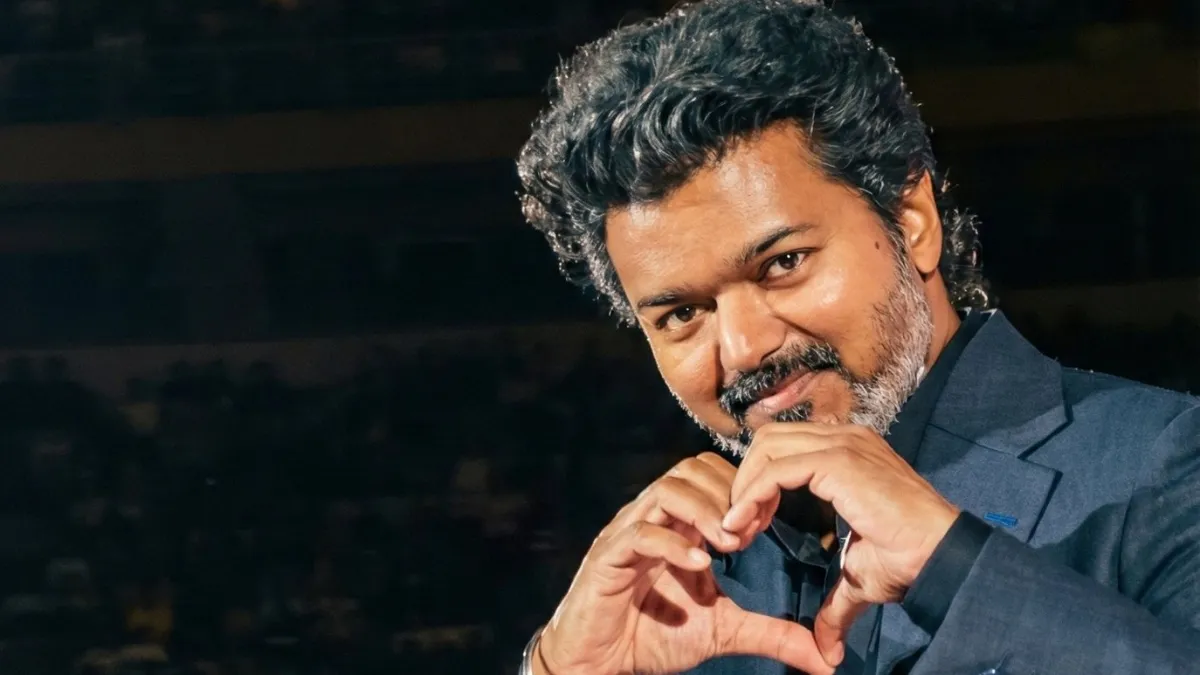 thalapathy-vijay-falls-at-chennai-airport-as-fans-mob-him-after-jana-nayagan-malaysia-event-viral-video