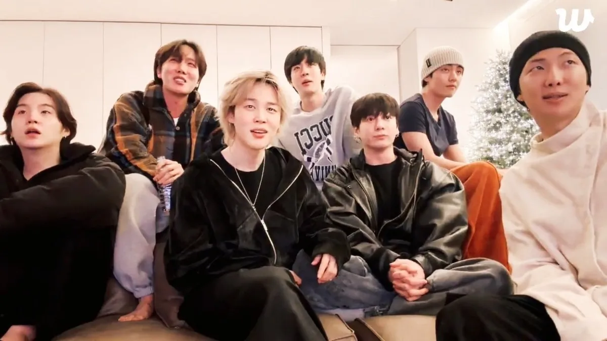 BTS Rings In New Year With ARMY; Jungkook And Jin’s Playful Fight ...