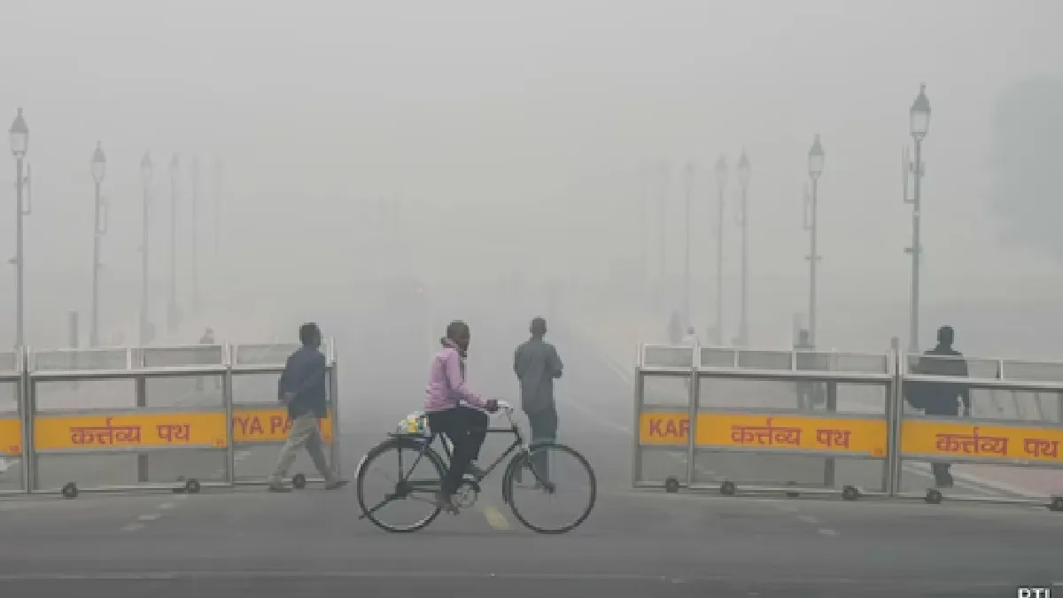 NCR Air Pollution: CAQM Mandates CNG, Electric Road Sweeping Machines ...