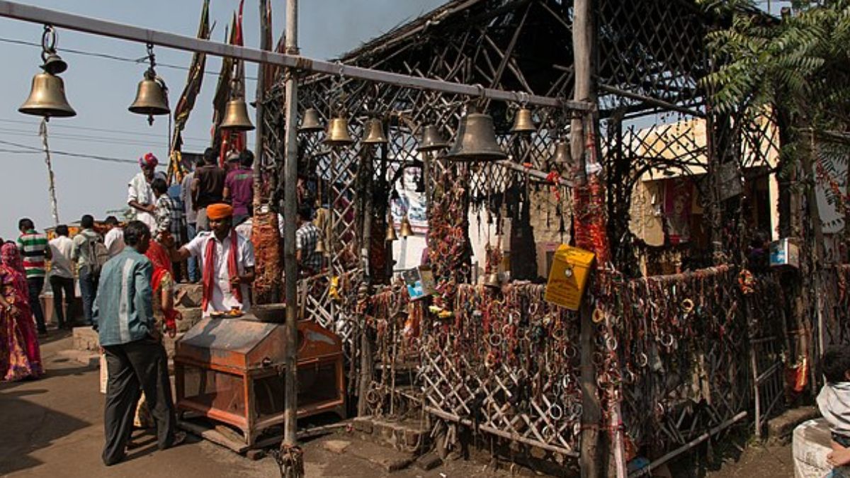 pali-motorcycle-temple
