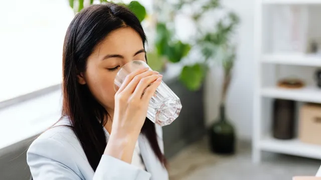 why-clear-drinking-glass-of-water-is-not-always-safe-and-what-its-doing-to-your-body-know-from-expert