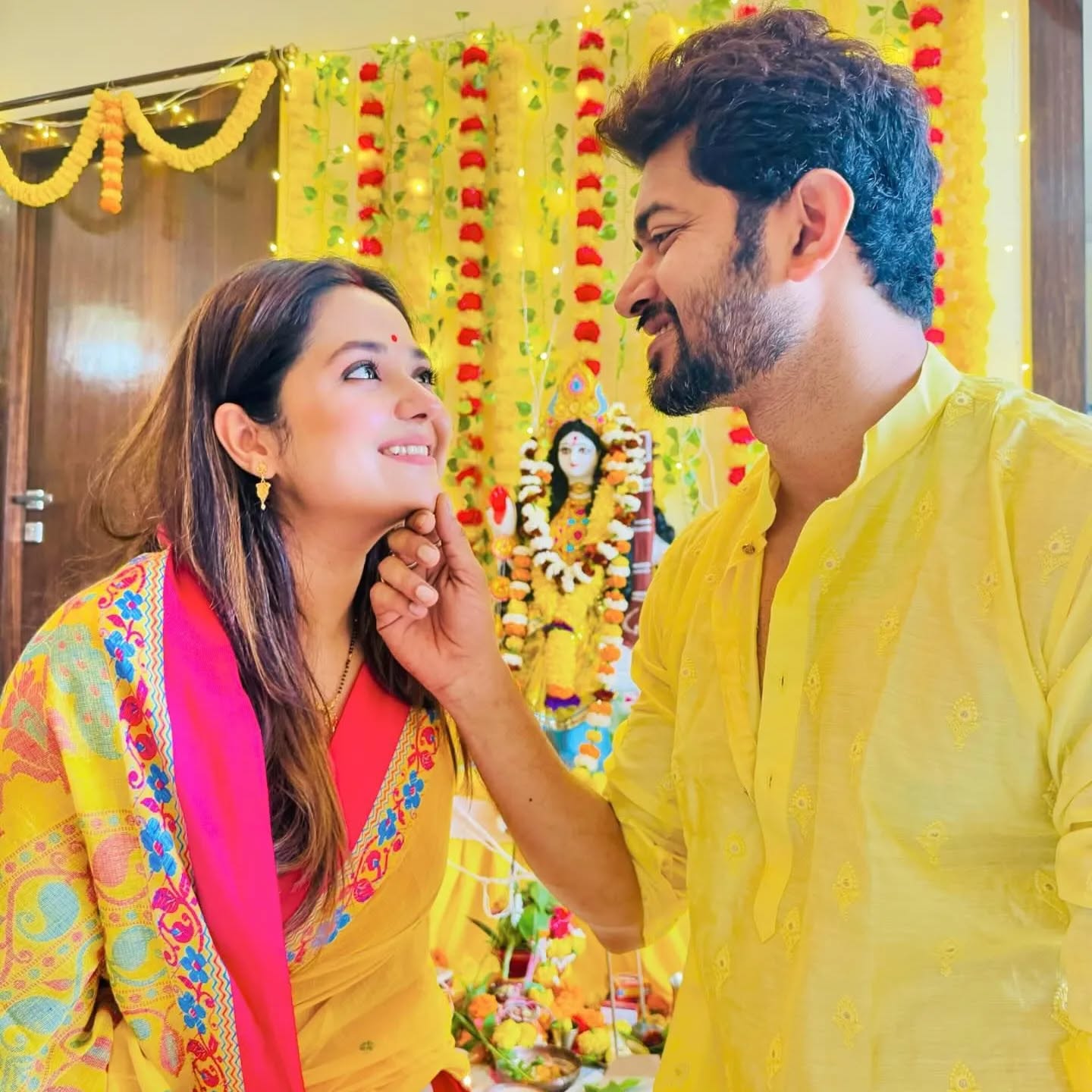 Couples In Saraswati Puja