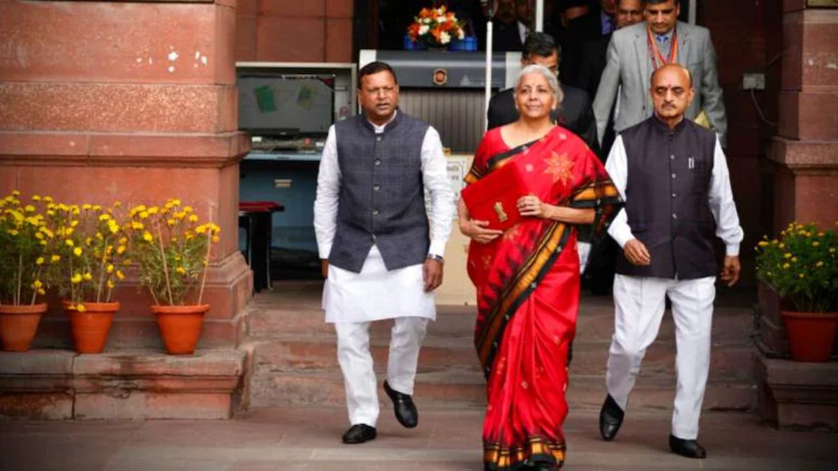 nirmala sitharaman budget sarees for each year (3)