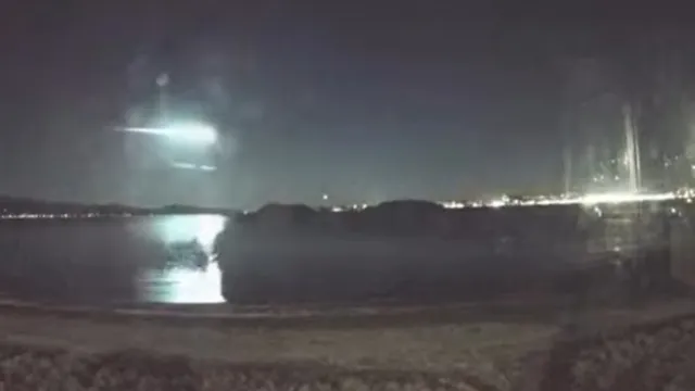 mysterious-fireball-captured-on-camera-over-new-zealand-raises-questions-about-falling-space-debris-watch