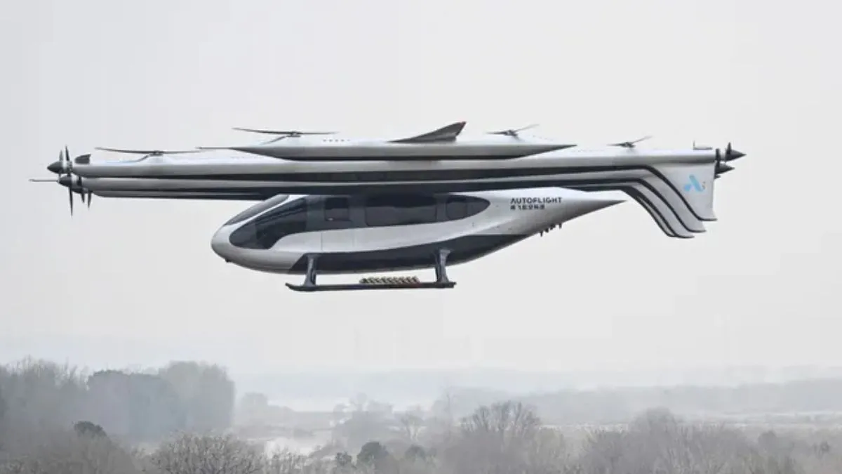 World’s First Flying Car With 10-Passenger Capacit