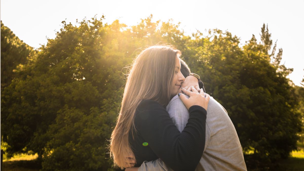 types of hugs and their meanings (2)