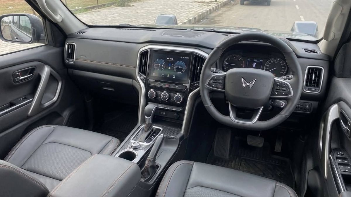 mahindrascorpionpickupinterior