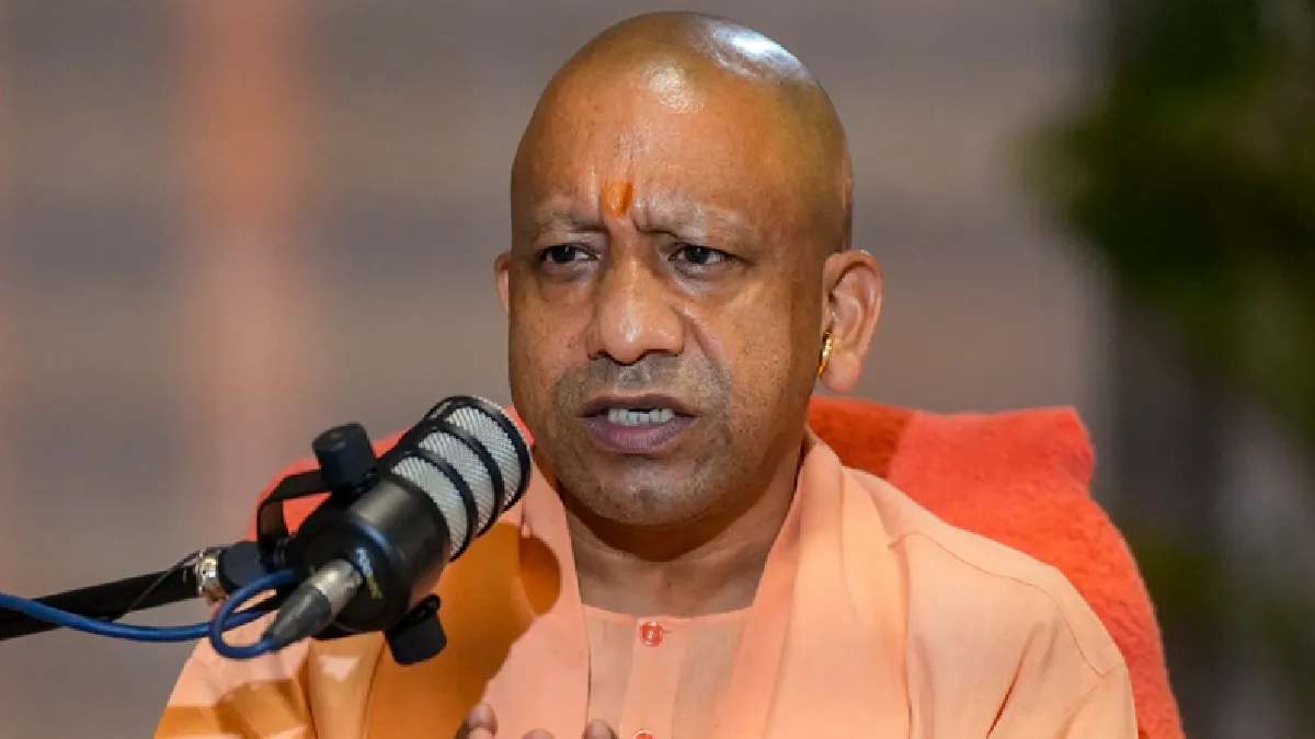 'Delhi Feels Like a Gas Chamber': UP CM Yogi Adityanath Takes A Dig At ...
