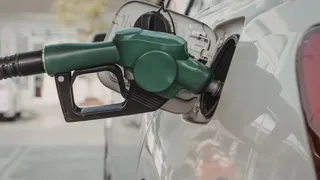 Iran-US-Israel Conflict: Rumours Of Fuel Shortage Triggers Long Queues At Petrol Pumps In UP; Oil Companies Issue Advisory