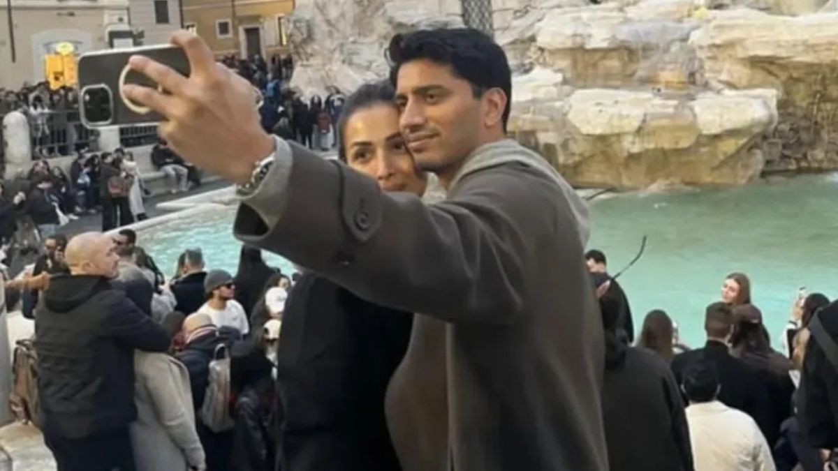 malaika arora harsh mehta selfie