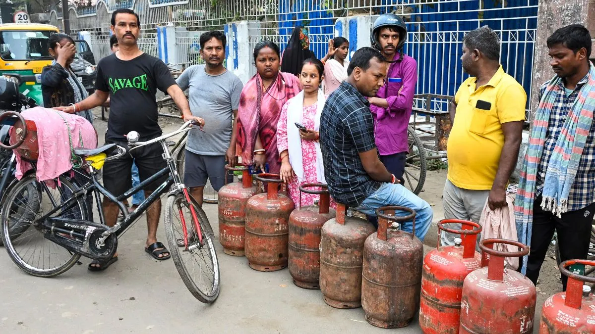 Why LPG Prices In India Reacted Faster Than Petrol And Diesel To Middle ...