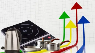 Panic Buying: Induction Cooktops, Electric Kettles Sales Surge Amid LPG Supply Concerns