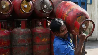 Centre Mandates Biometric Aadhaar Authentication For Domestic LPG Consumers With No KYC; How To Do It
