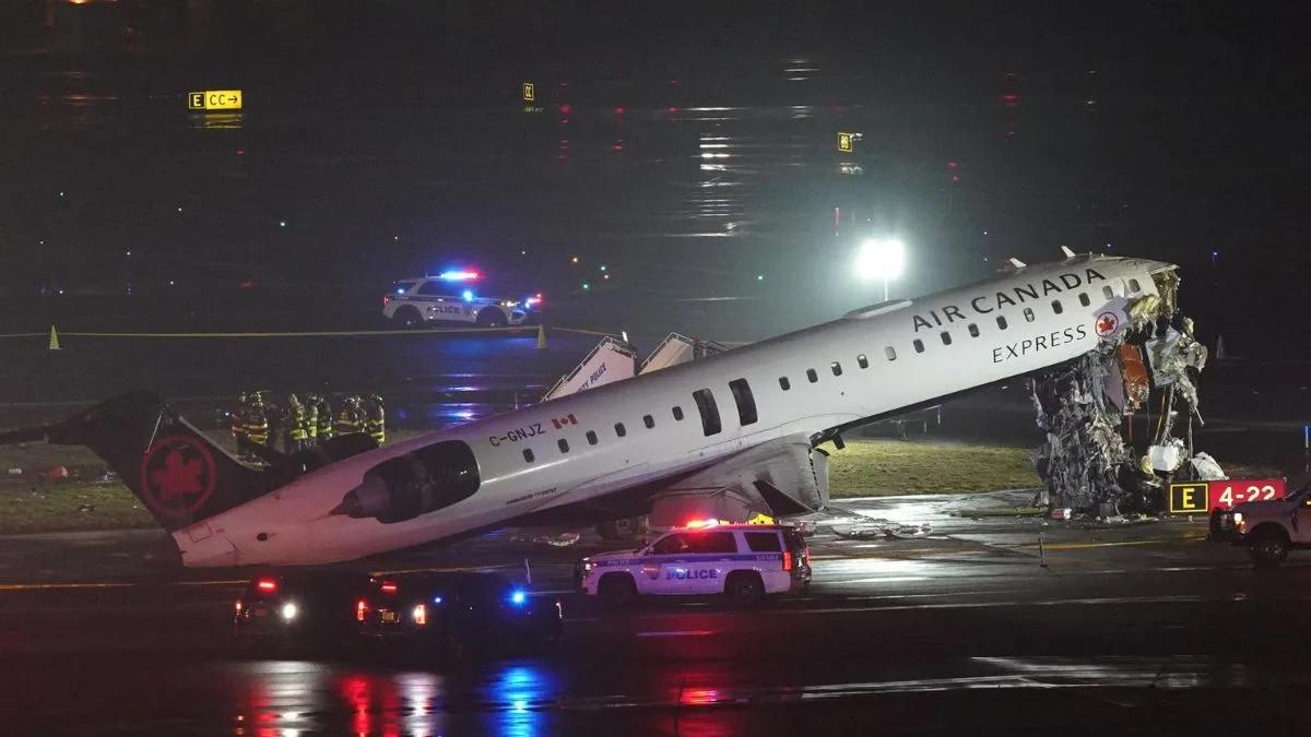 Air Canada Express Plane Crash: Pilot, Co-Pilot Killed After La Guardia  Airport Collision
