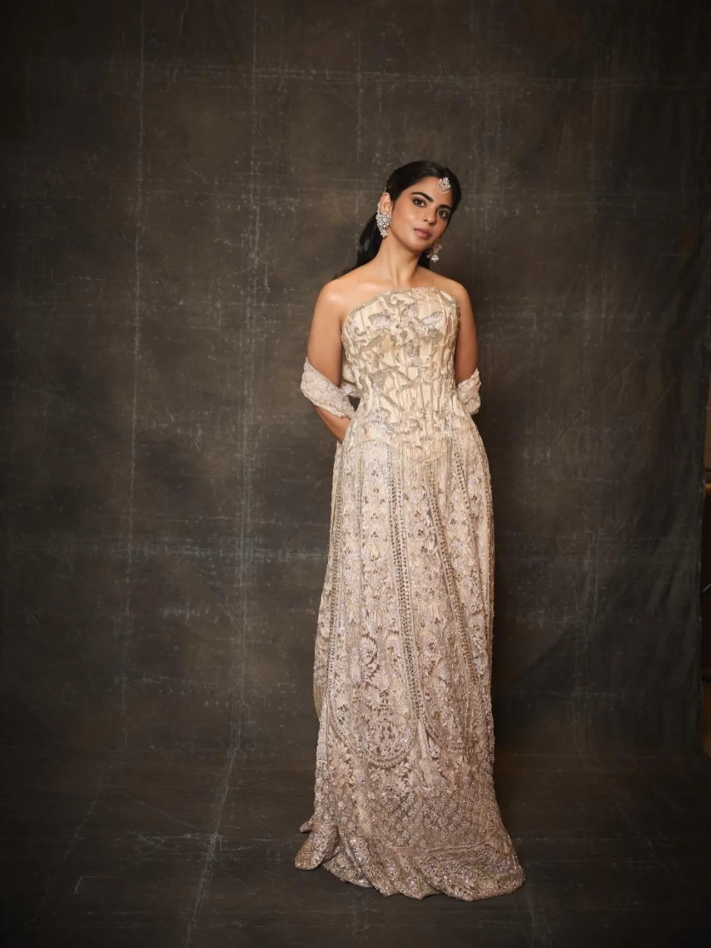 isha ambani corset silhouette