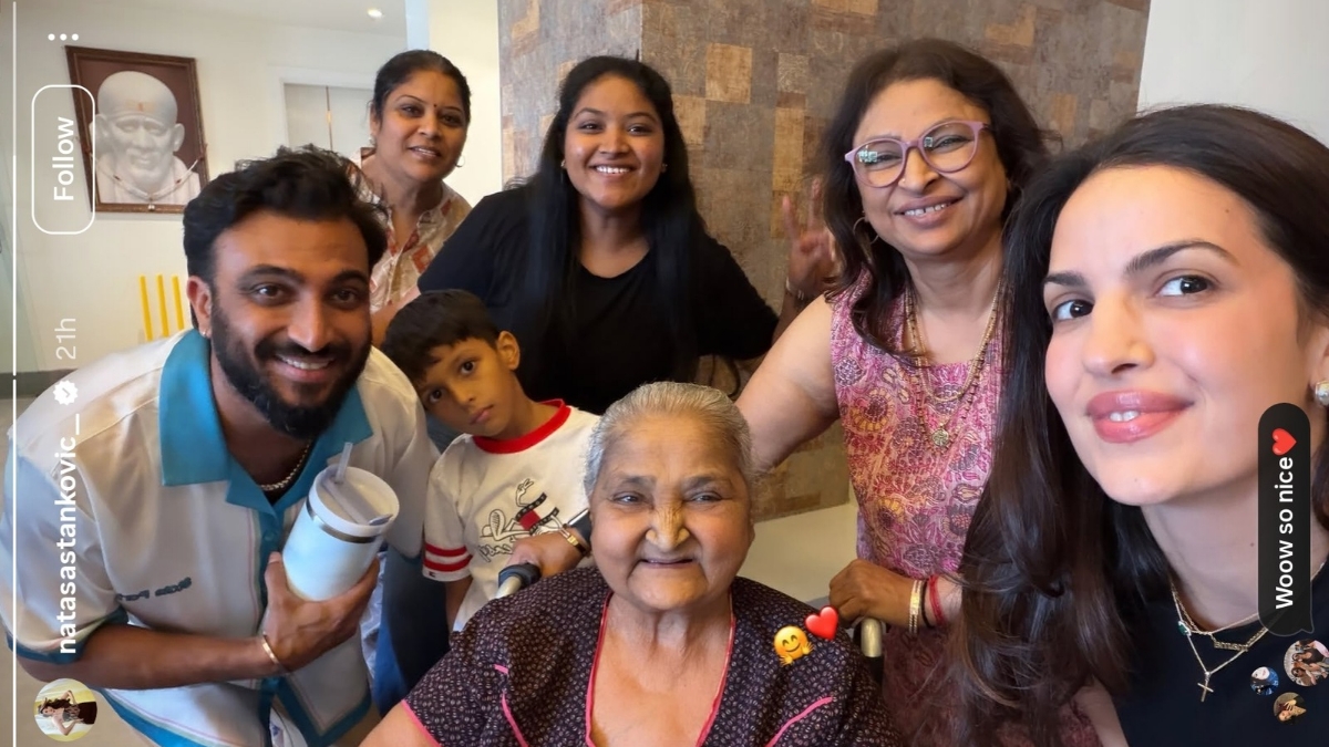 natasa stankovic with hardik pandya mother