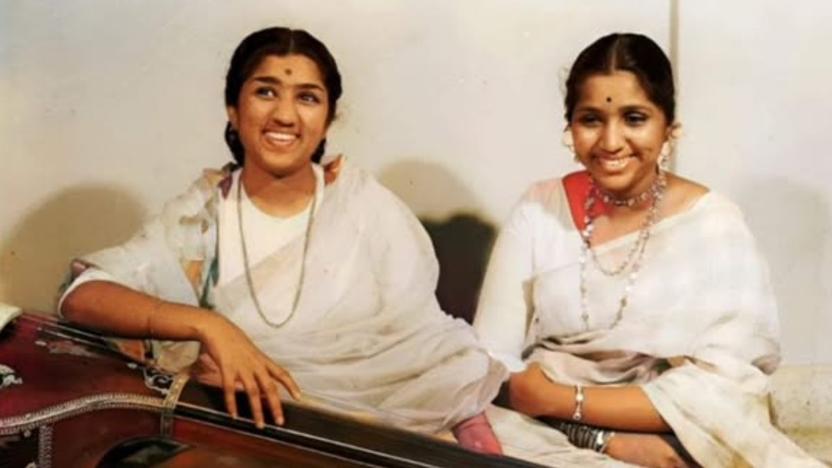 lata mangeshkar with asha bhosle