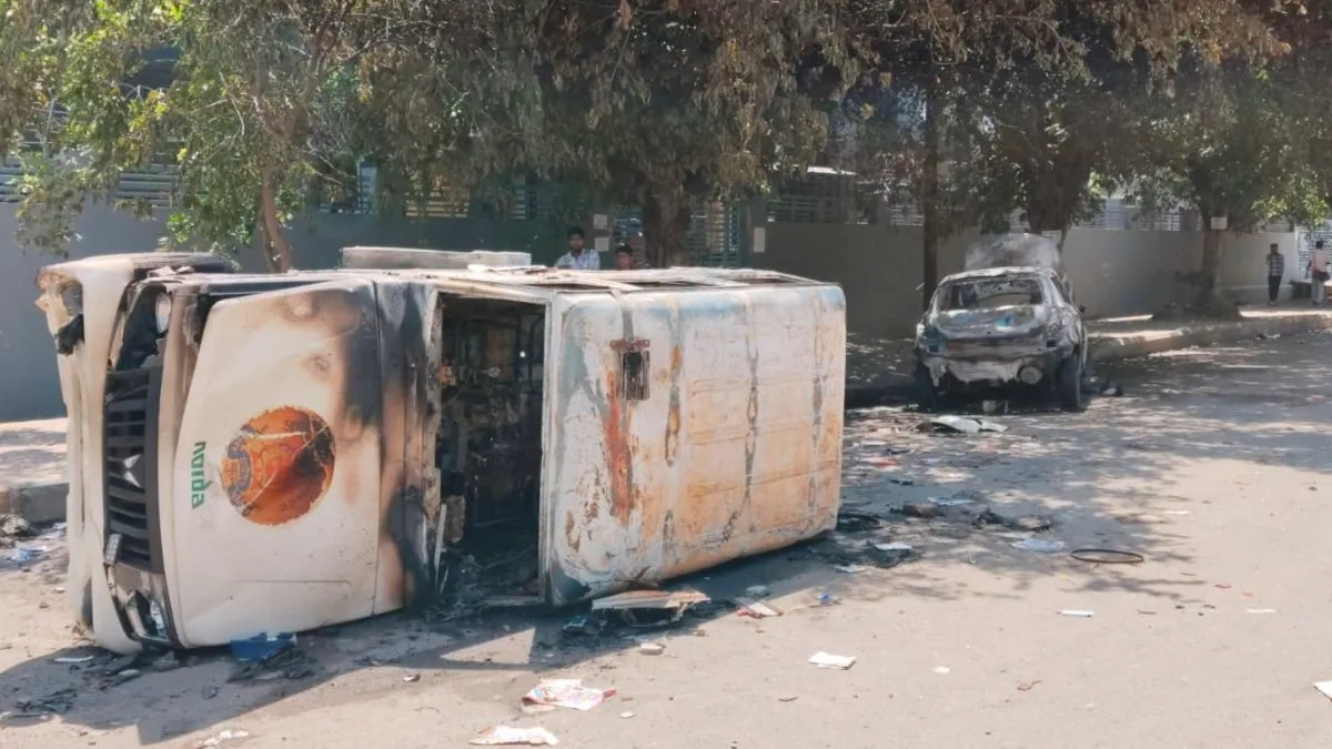 in-pics-noida-workers-hit-streets-to-protest-for-pay-hikes-bonus-and-more