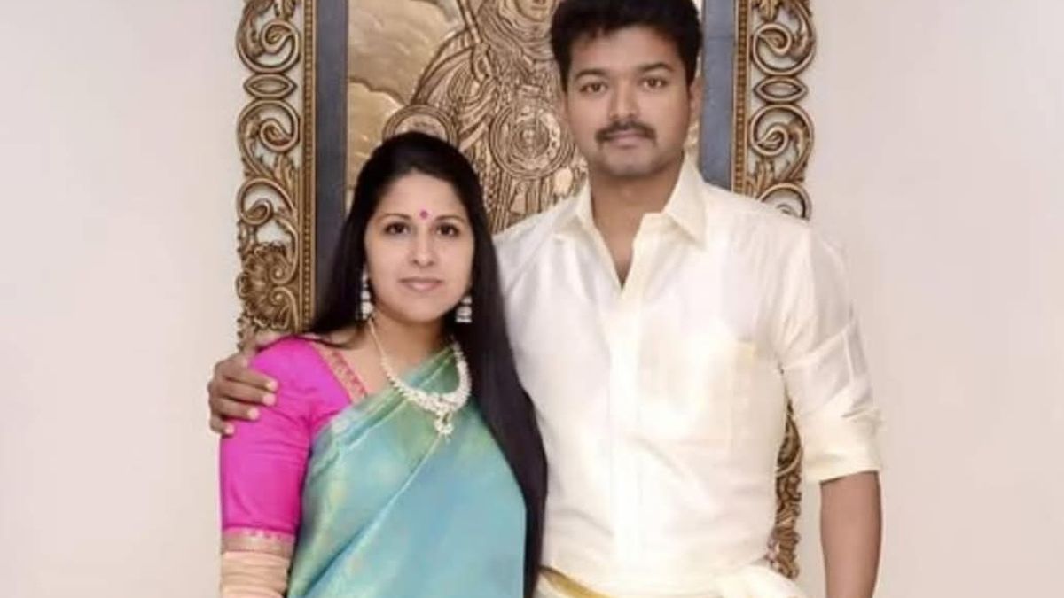 vijay thalapathy with wife Sangeetha