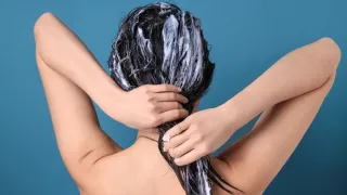 7 DIY Hair Masks That Fix Sweaty Summer Scalp Fast